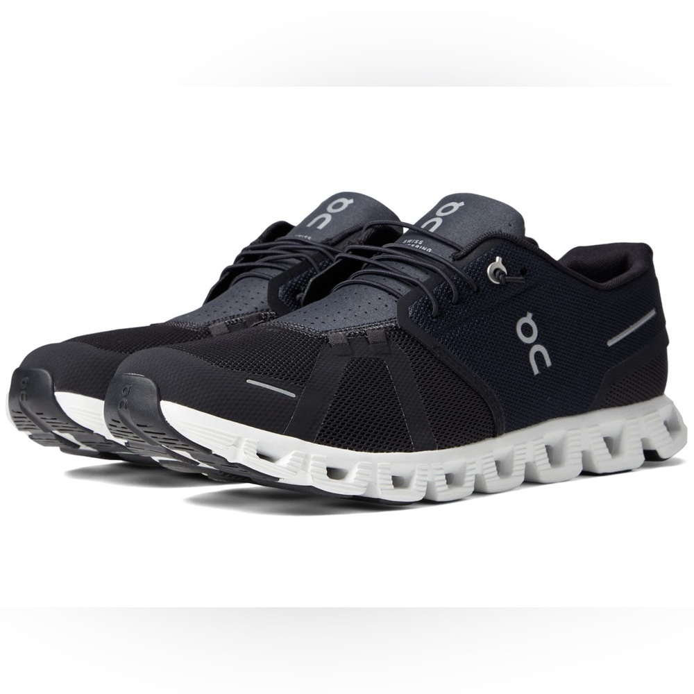 On Clloud 5 Sneaker — W10 EUC